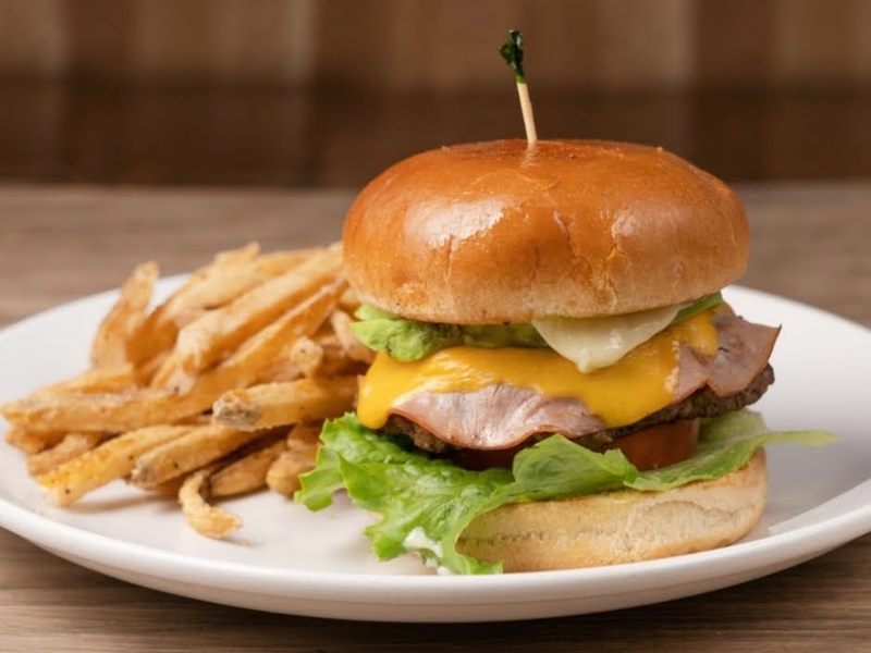 210 Sports Cantina & Grill food