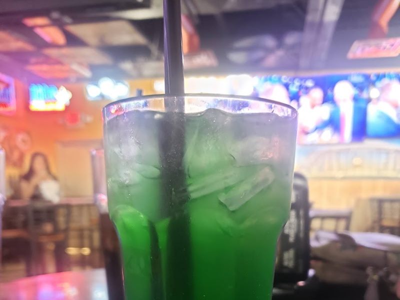 210 Sports Cantina & Grill food